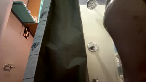 Snapshot of spaceyyybaby chatting on 12-01-24, 10:10 Saturn online show from 12-01-24, 10:10