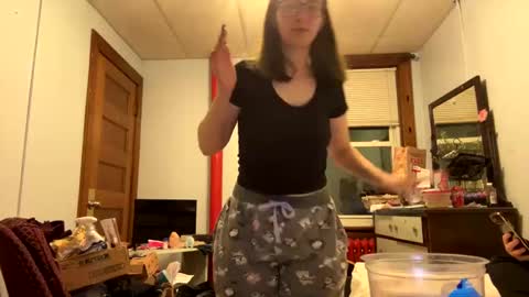 Snapshot of spaceyyybaby chatting on 11-02-25, 07:55 Saturn online show from 11-02-25, 07:55