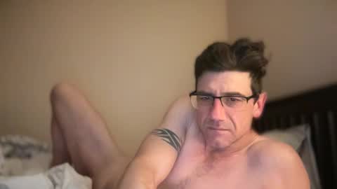 Snapshot of sparker1169 chatting on 01-06-25, 11:40 Dad online show from 01-06-25, 11:40