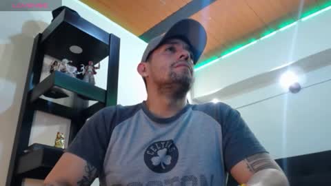 Snapshot of spartacus_cam chatting on 12-23-24, 06:00     online show from 12-23-24, 06:00