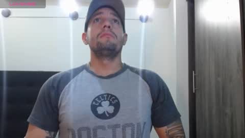 Snapshot of spartacus_cam chatting on 12-23-24, 09:05     online show from 12-23-24, 09:05