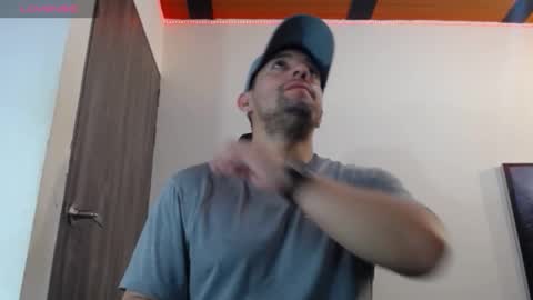 Snapshot of spartacus_cam chatting on 01-13-25, 05:12     online show from 01-13-25, 05:12