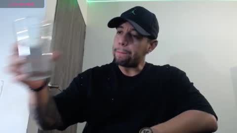 Snapshot of spartacus_cam chatting on 01-17-25, 05:42     online show from 01-17-25, 05:42