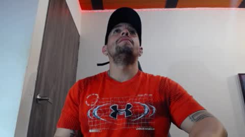 Snapshot of spartacus_cam chatting on 02-06-25, 06:08     online show from 02-06-25, 06:08