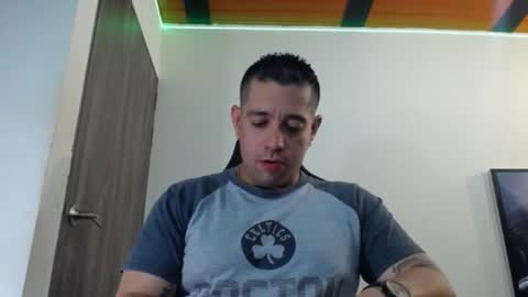 Snapshot of spartacus_cam chatting on 02-11-25, 05:58     online show from 02-11-25, 05:58