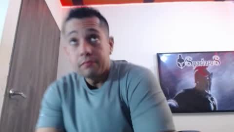 Snapshot of spartacus_cam chatting on 09-15-25, 05:07     online show from 09-15-25, 05:07