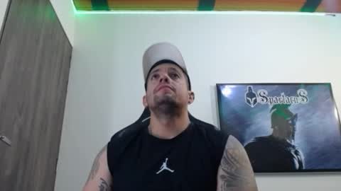 Snapshot of spartacus_cam chatting on 09-23-25, 06:05     online show from 09-23-25, 06:05