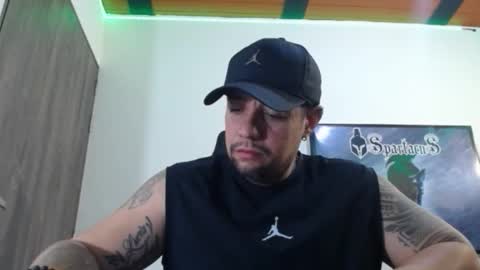 Snapshot of spartacus_cam chatting on 10-01-25, 05:57     online show from 10-01-25, 05:57