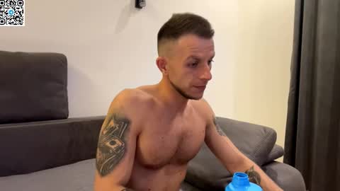 Snapshot of speed_god chatting on 09-15-25, 08:42 Alex online show from 09-15-25, 08:42