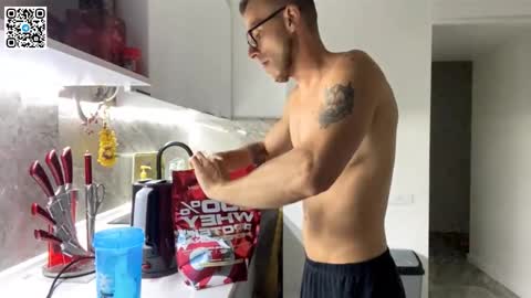 Snapshot of speed_god chatting on 09-20-25, 09:27 Alex online show from 09-20-25, 09:27