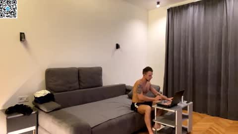 Snapshot of speed_god chatting on 10-01-25, 08:26 Alex online show from 10-01-25, 08:26