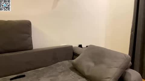 Snapshot of speed_god chatting on 10-22-25, 09:36 Alex online show from 10-22-25, 09:36