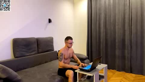 Snapshot of speed_god chatting on 11-11-25, 09:15 Alex online show from 11-11-25, 09:15