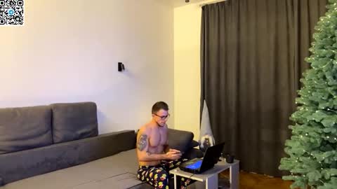 Snapshot of speed_god chatting on 12-15-25, 09:08 Alex online show from 12-15-25, 09:08