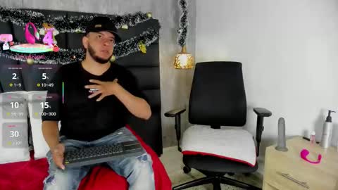 Snapshot of spencer_lunabigttss chatting on 12-14-25, 12:32 spencer_lunabigttss online show from 12-14-25, 12:32