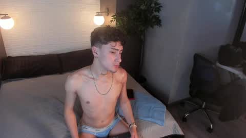 Snapshot of spencerwhite_ chatting on 04-27-26, 09:35 Spencer online show from 04-27-26, 09:35