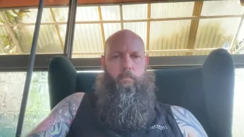 Snapshot of spenderal chatting on 10-16-25, 04:57 Beard Guy online show from 10-16-25, 04:57