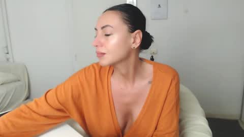 Snapshot of spicemint chatting on 01-20-25, 05:37 Carla online show from 01-20-25, 05:37