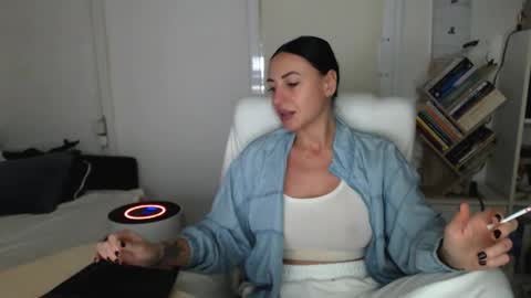 Snapshot of spicemint chatting on 10-08-25, 04:48 Carla online show from 10-08-25, 04:48