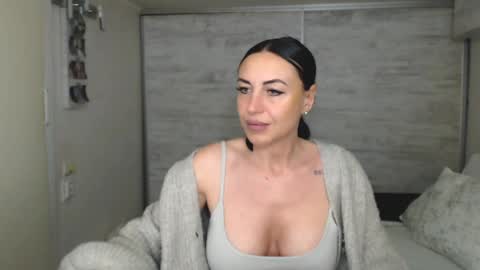 Snapshot of spicemint chatting on 05-13-26, 02:36 Carla online show from 05-13-26, 02:36