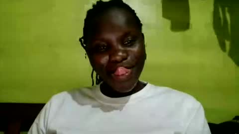 spicy_bella69 online show from 06-01-26, 09:00