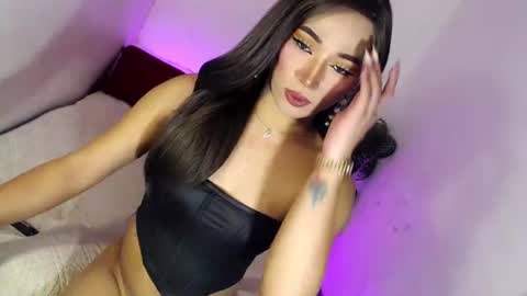 Alora online show from 10-20-25, 05:30