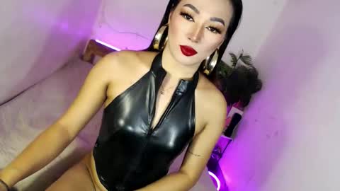 Alora online show from 12-14-25, 06:19