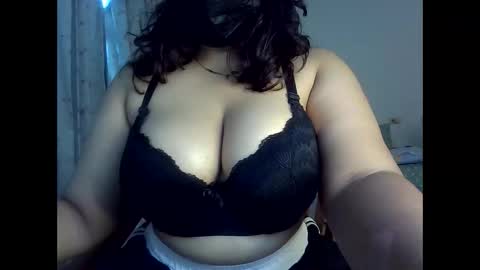 Snapshot of spicy_titties chatting on 05-14-26, 01:34 spicy_titties online show from 05-14-26, 01:34