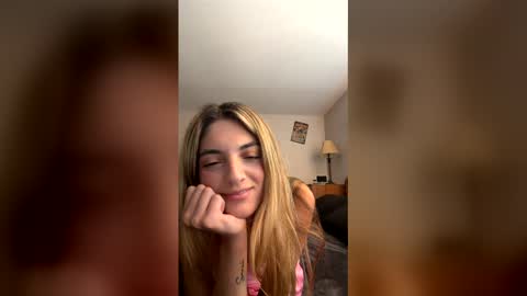 Snapshot of spicydiamond23 chatting on 05-29-26, 10:19 spicydiamond23 online show from 05-29-26, 10:19