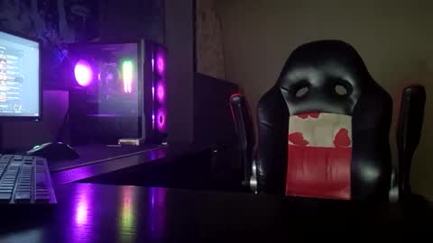 Snapshot of spicyfox420 chatting on 10-13-25, 05:02 SpicyFox420 online show from 10-13-25, 05:02