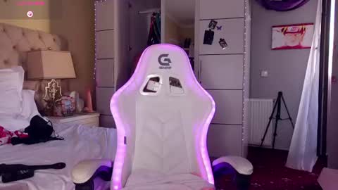 Alicia online show from 07-05-26, 04:19