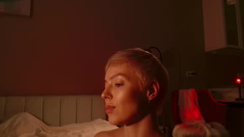 Elizabeth online show from 11-28-25, 04:53