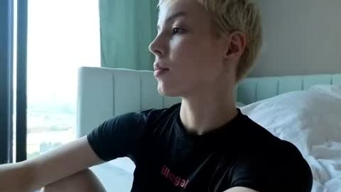 Elizabeth online show from 07-10-26, 03:03