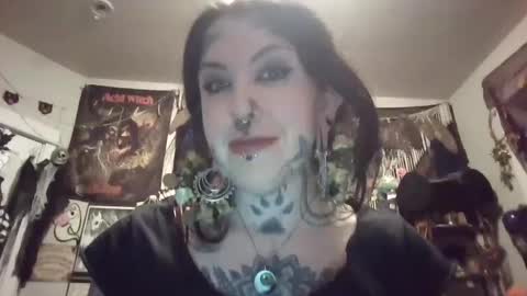 Snapshot of spirithalloqveen chatting on 10-11-25, 07:18 spirithalloqveen online show from 10-11-25, 07:18