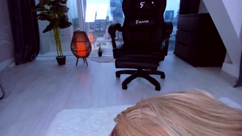 Anna online show from 12-28-24, 12:13