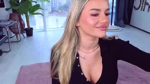 Anna online show from 10-27-25, 12:09