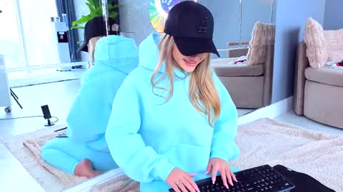 Anna online show from 04-09-26, 10:20