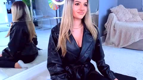 Anna online show from 04-15-26, 11:06