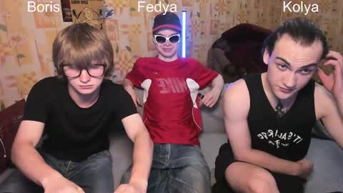 Snapshot of sponge_bob_spencer chatting on 06-06-26, 06:23 Boris Fedya Kolya online show from 06-06-26, 06:23
