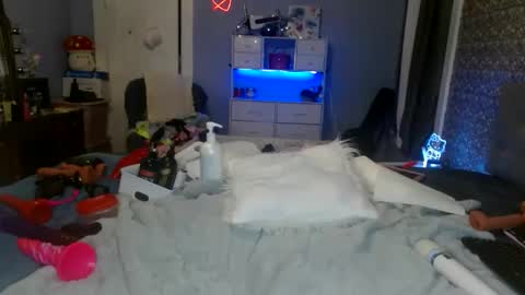 Snapshot of sporegeous chatting on 06-06-26, 11:53 sporegeous online show from 06-06-26, 11:53
