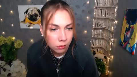 Snapshot of sport_tall_karina chatting on 01-08-25, 08:06 Karina online show from 01-08-25, 08:06