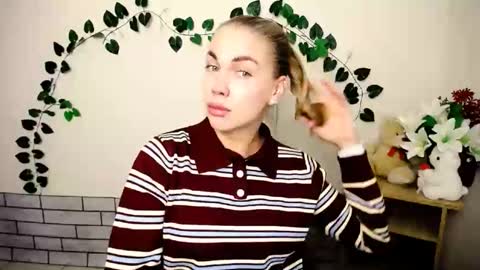 Snapshot of sport_tall_karina chatting on 10-01-25, 08:09 Karina online show from 10-01-25, 08:09