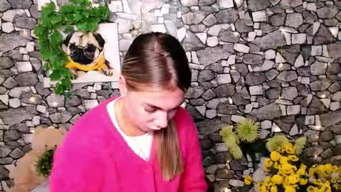 Snapshot of sport_tall_karina chatting on 10-16-25, 07:09 Karina online show from 10-16-25, 07:09