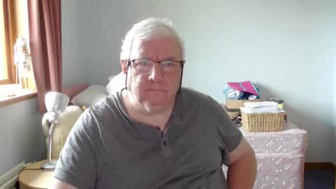 Snapshot of springtine chatting on 06-01-26, 11:23 springtine online show from 06-01-26, 11:23