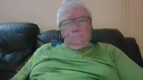 Snapshot of springtine chatting on 06-17-26, 11:16 springtine online show from 06-17-26, 11:16