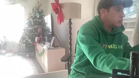 spun4feet online show from 12-16-25, 03:39