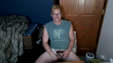 Snapshot of spun_redneck chatting on 03-22-26, 01:20 Spun Redneck online show from 03-22-26, 01:20