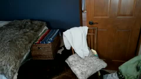 Snapshot of spun_redneck chatting on 04-12-26, 12:21 Spun Redneck online show from 04-12-26, 12:21