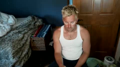 Snapshot of spun_redneck chatting on 05-25-26, 01:00 Spun Redneck online show from 05-25-26, 01:00