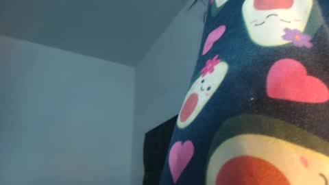 Carolainss online show from 02-04-25, 03:22